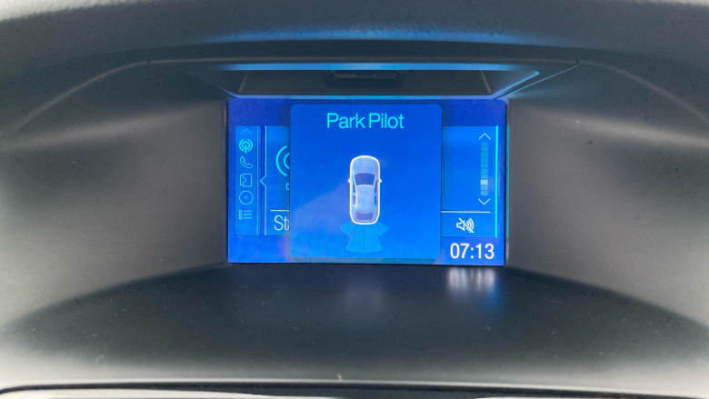 Ford Focus 1.6 125 Titanium Navigator 5dr Powershift Petrol Estate